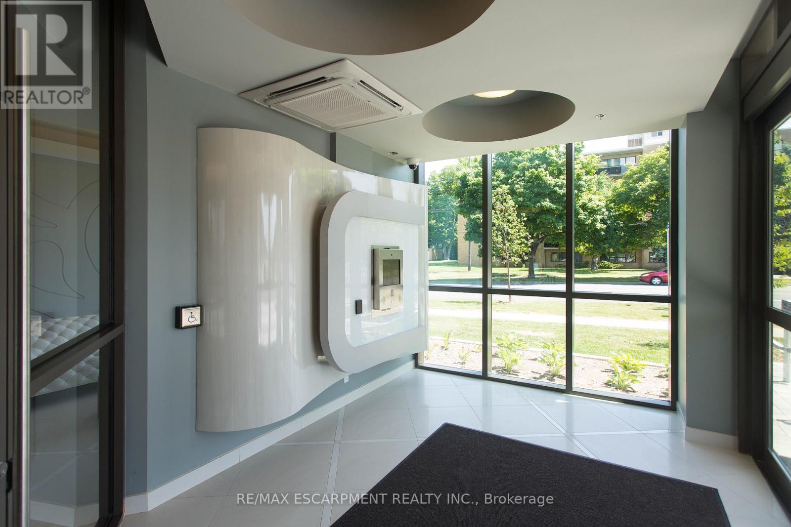 104 - 80 Esther Lorrie Drive, Toronto, ON - Indoor Photo Showing Other Room