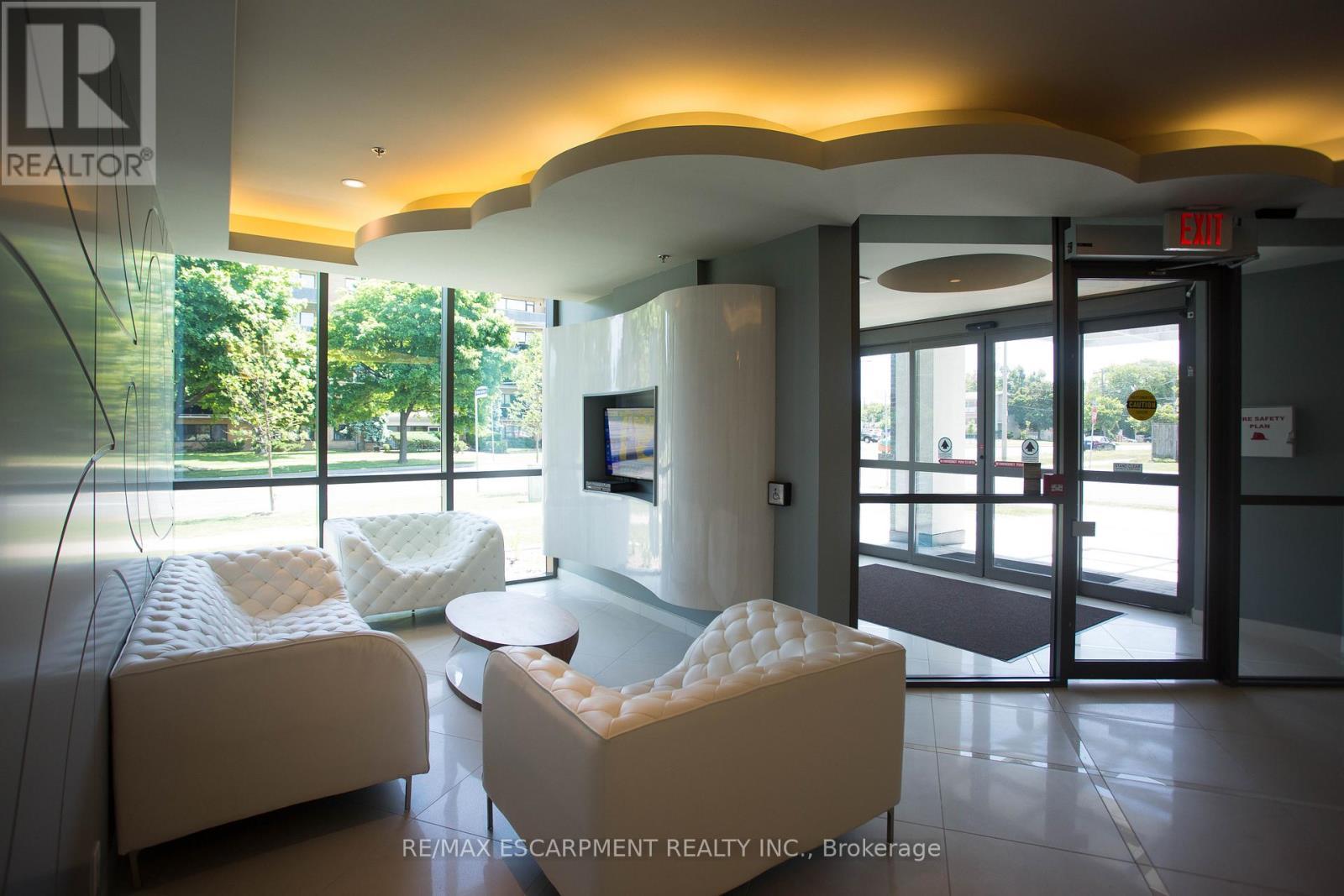 104 - 80 Esther Lorrie Drive, Toronto, ON - Indoor