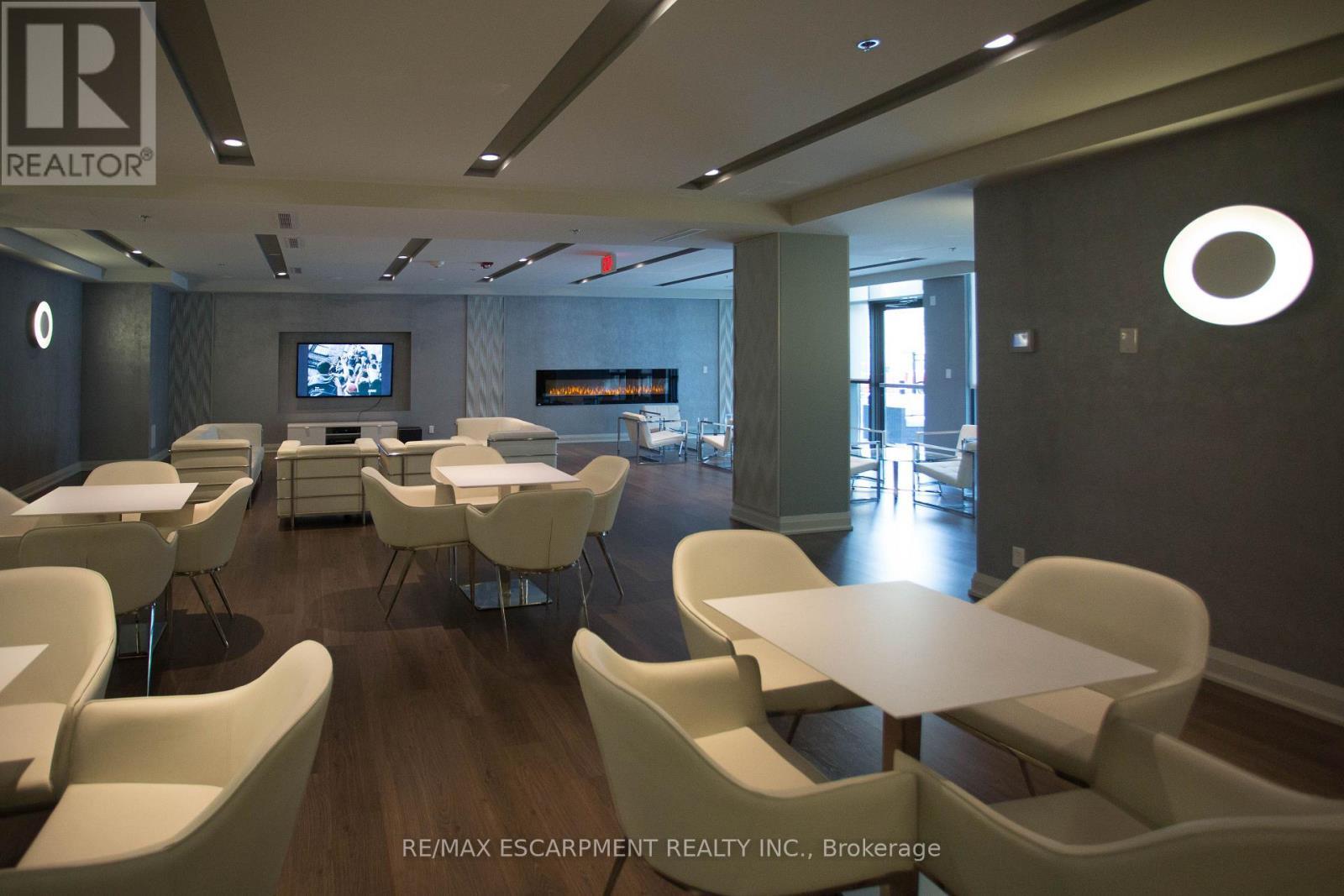 104 - 80 Esther Lorrie Drive, Toronto, ON - Indoor Photo Showing Dining Room