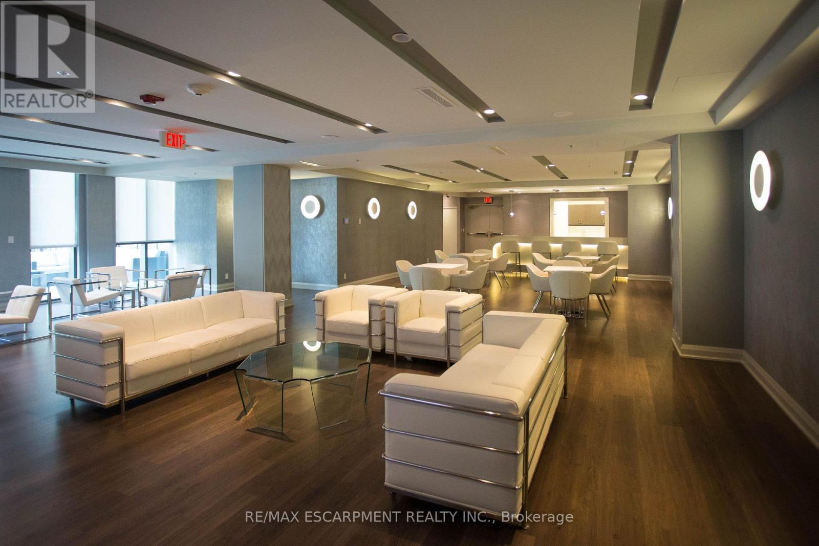 104 - 80 Esther Lorrie Drive, Toronto, ON - Indoor Photo Showing Living Room