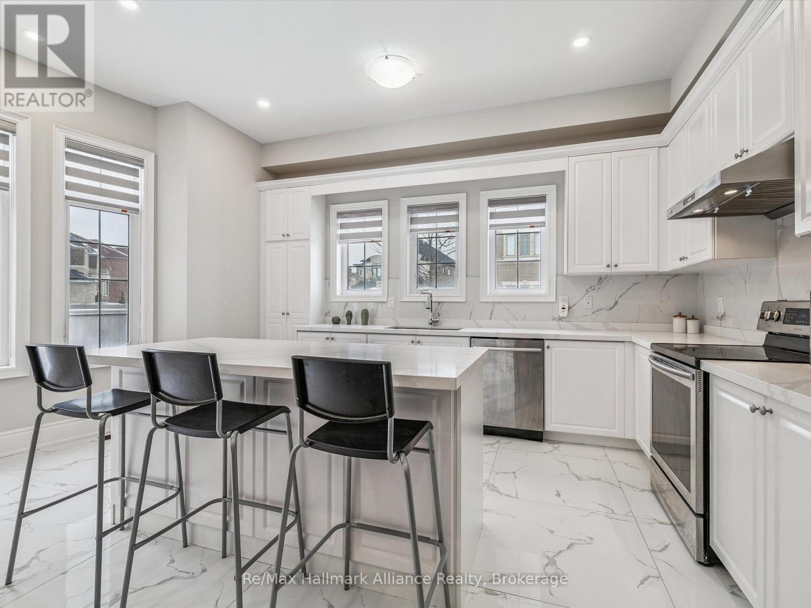 425 Threshing Mill Boulevard, Oakville (Jm Joshua Meadows), ON - Indoor Photo Showing Kitchen With Upgraded Kitchen