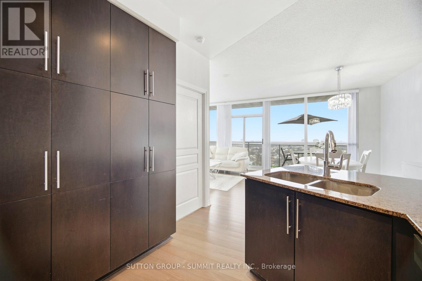 1705 - 223 Webb Drive, Mississauga, ON - Indoor Photo Showing Kitchen With Double Sink