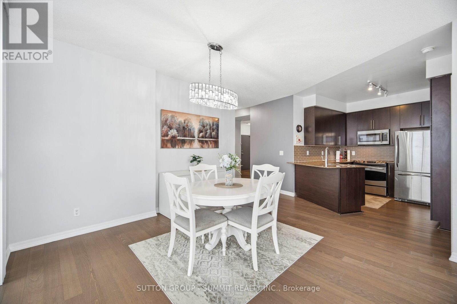 1705 - 223 Webb Drive, Mississauga, ON - Indoor Photo Showing Dining Room