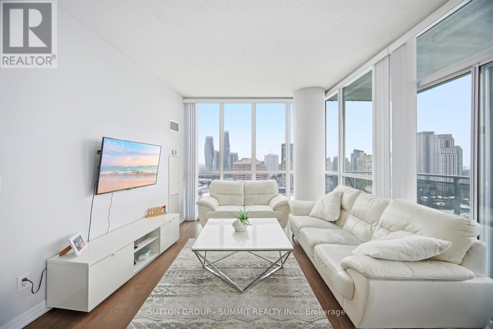 1705 - 223 Webb Drive, Mississauga, ON - Indoor Photo Showing Living Room