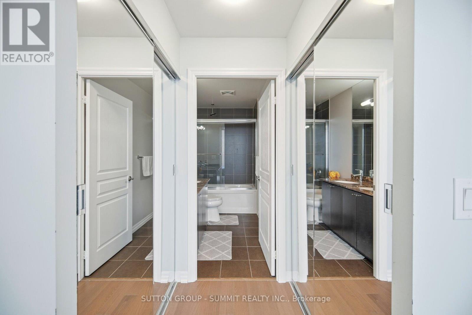 1705 - 223 Webb Drive, Mississauga, ON - Indoor