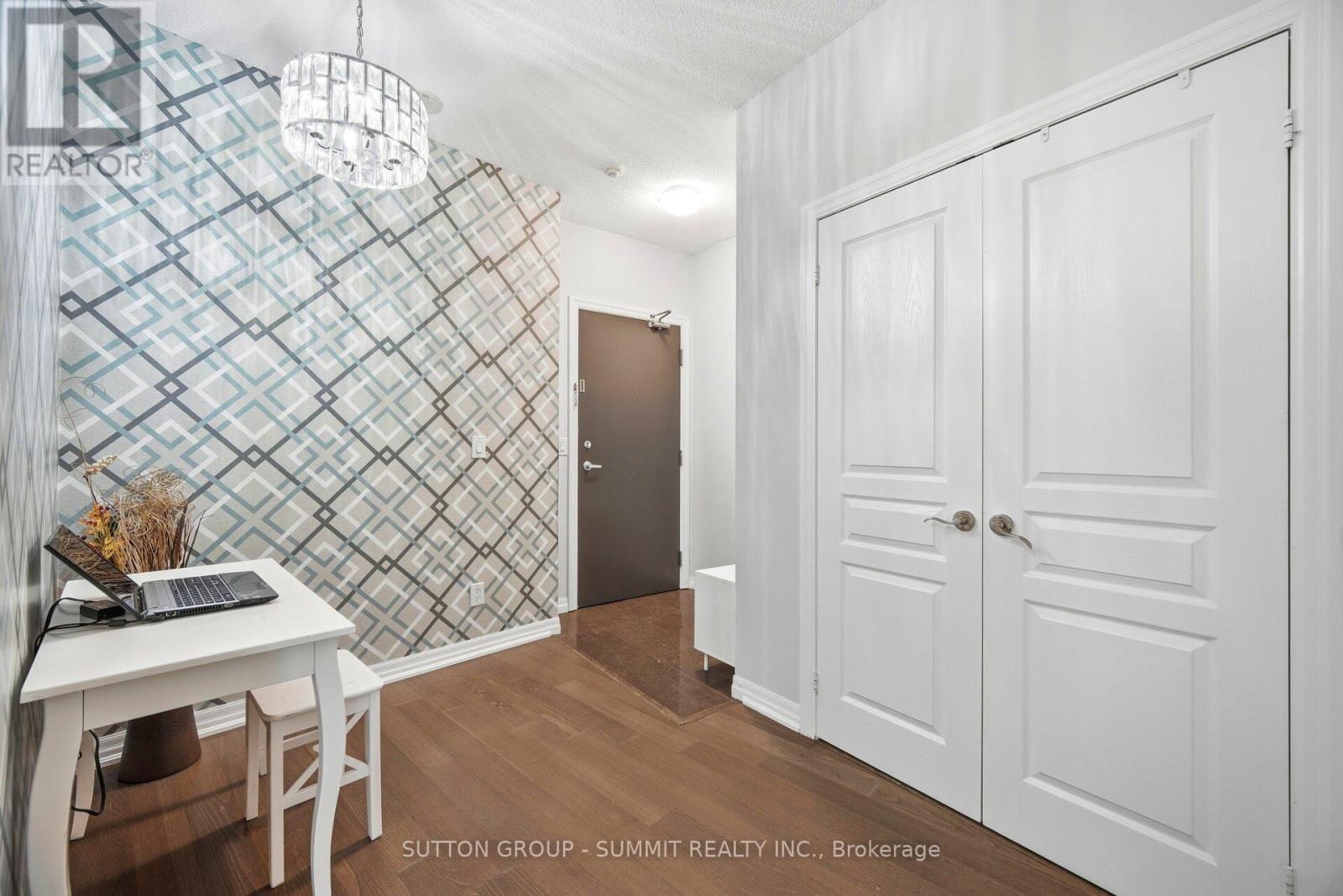 1705 - 223 Webb Drive, Mississauga, ON - Indoor Photo Showing Other Room