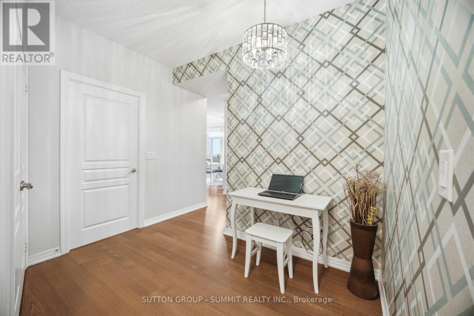 1705 - 223 Webb Drive, Mississauga, ON - Indoor Photo Showing Other Room