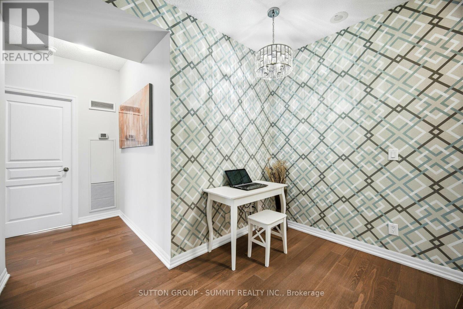 1705 - 223 Webb Drive, Mississauga, ON - Indoor Photo Showing Other Room