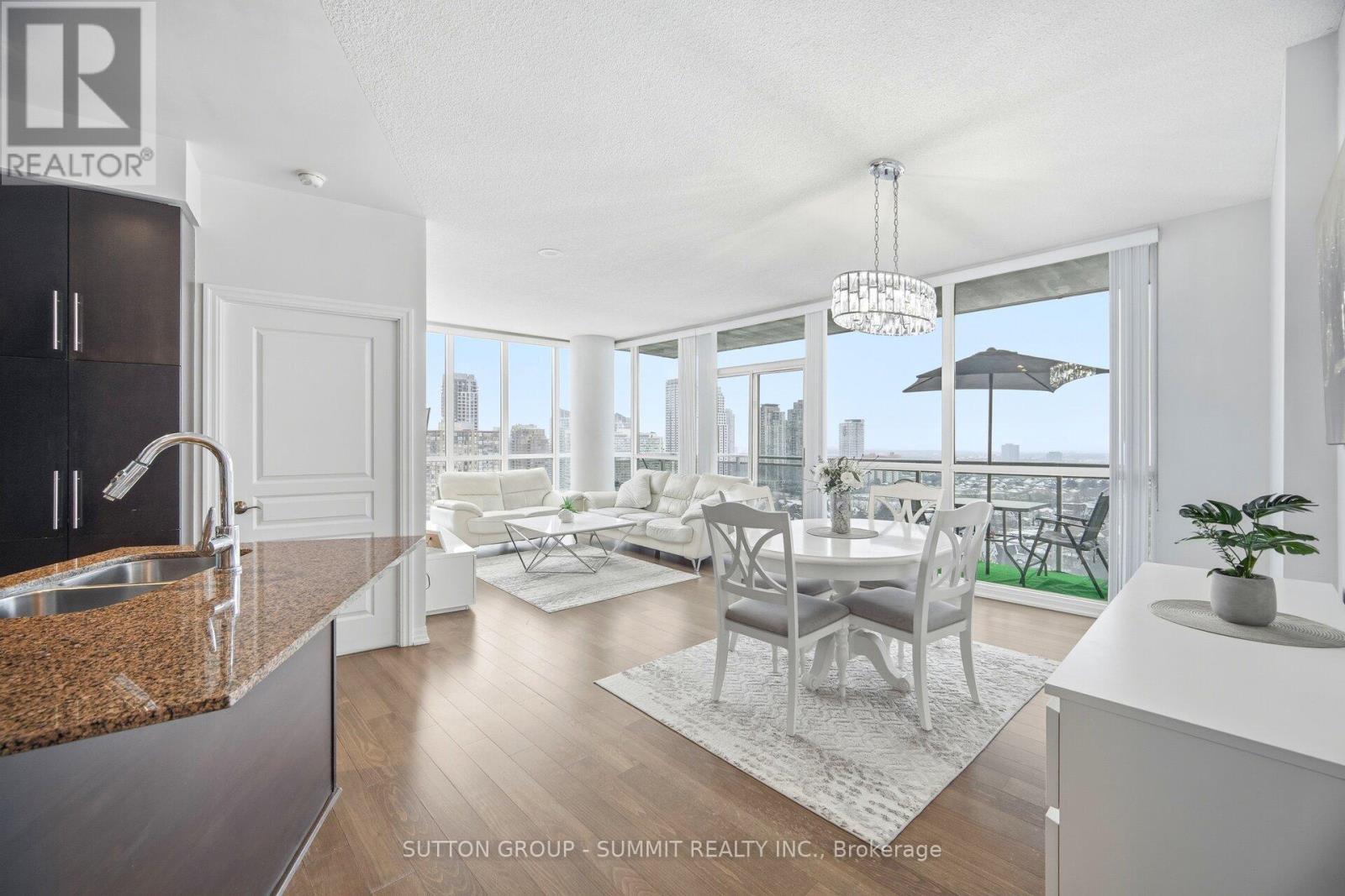 1705 - 223 Webb Drive, Mississauga, ON - Indoor