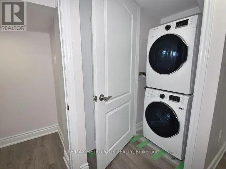 Bsmt - 25 Frampton Road, Brampton, ON - Indoor Photo Showing Laundry Room