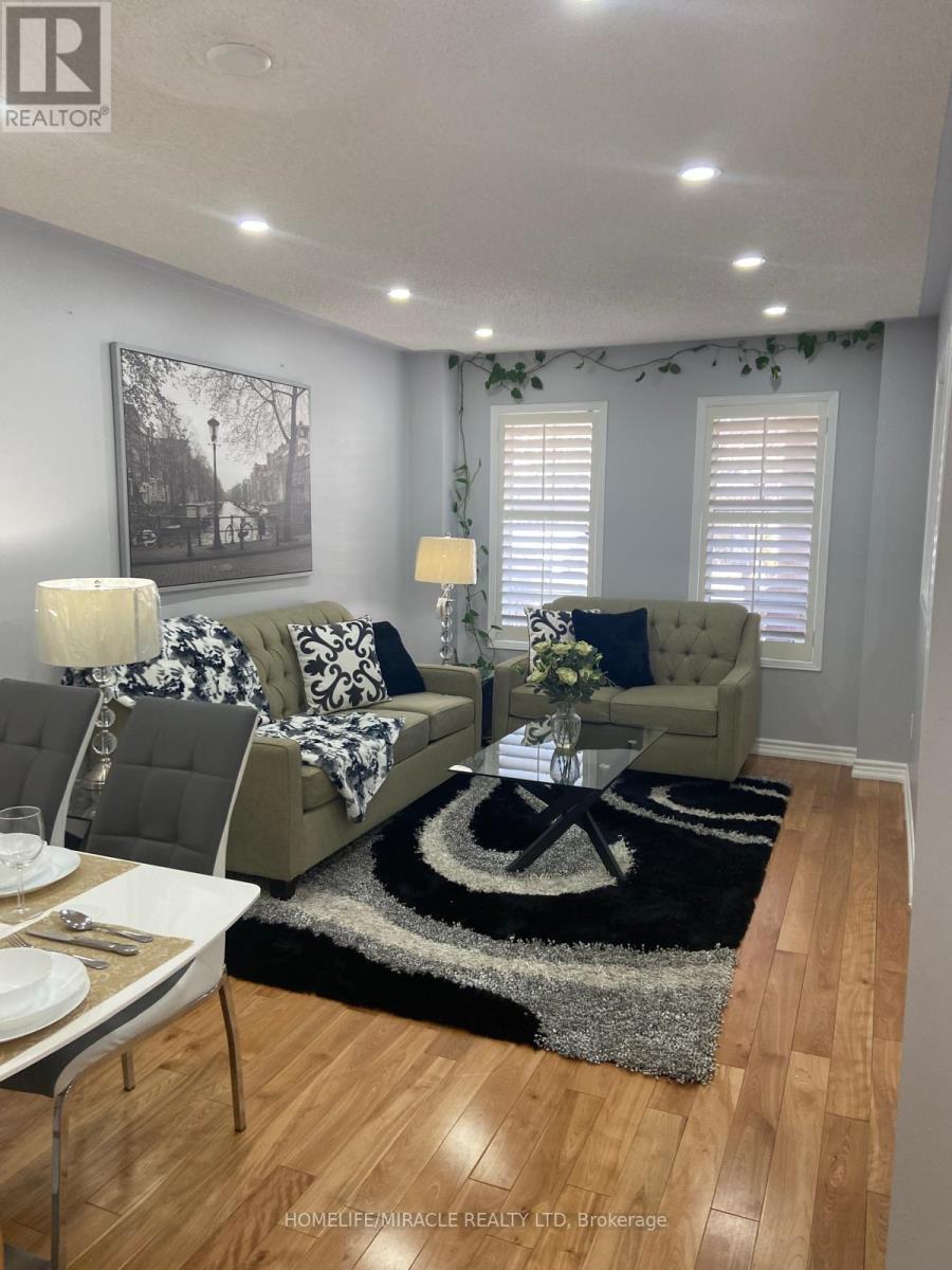 5 Marbleseed Crescent, Brampton, ON - Indoor Photo Showing Living Room