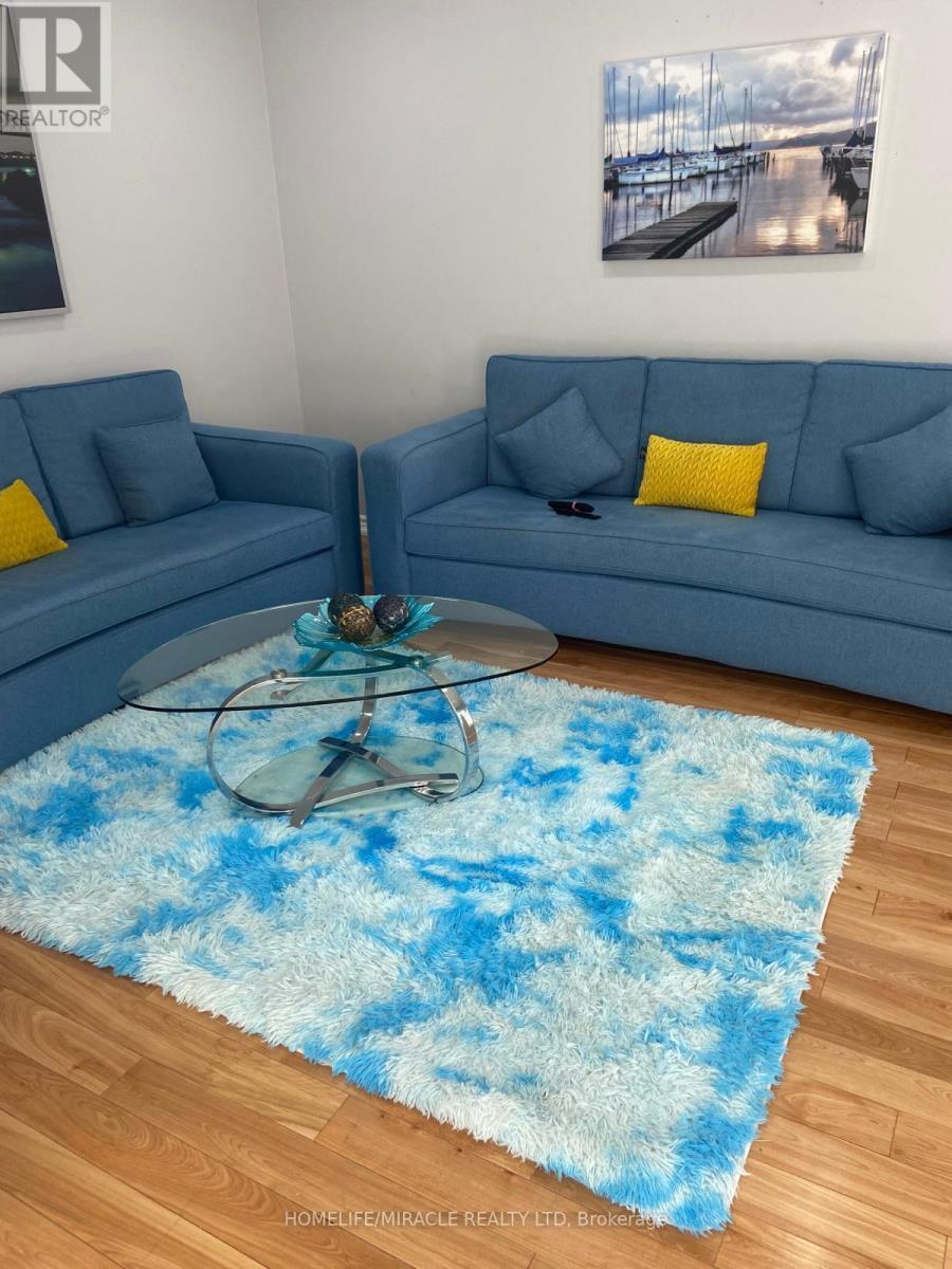 5 Marbleseed Crescent, Brampton, ON - Indoor Photo Showing Living Room
