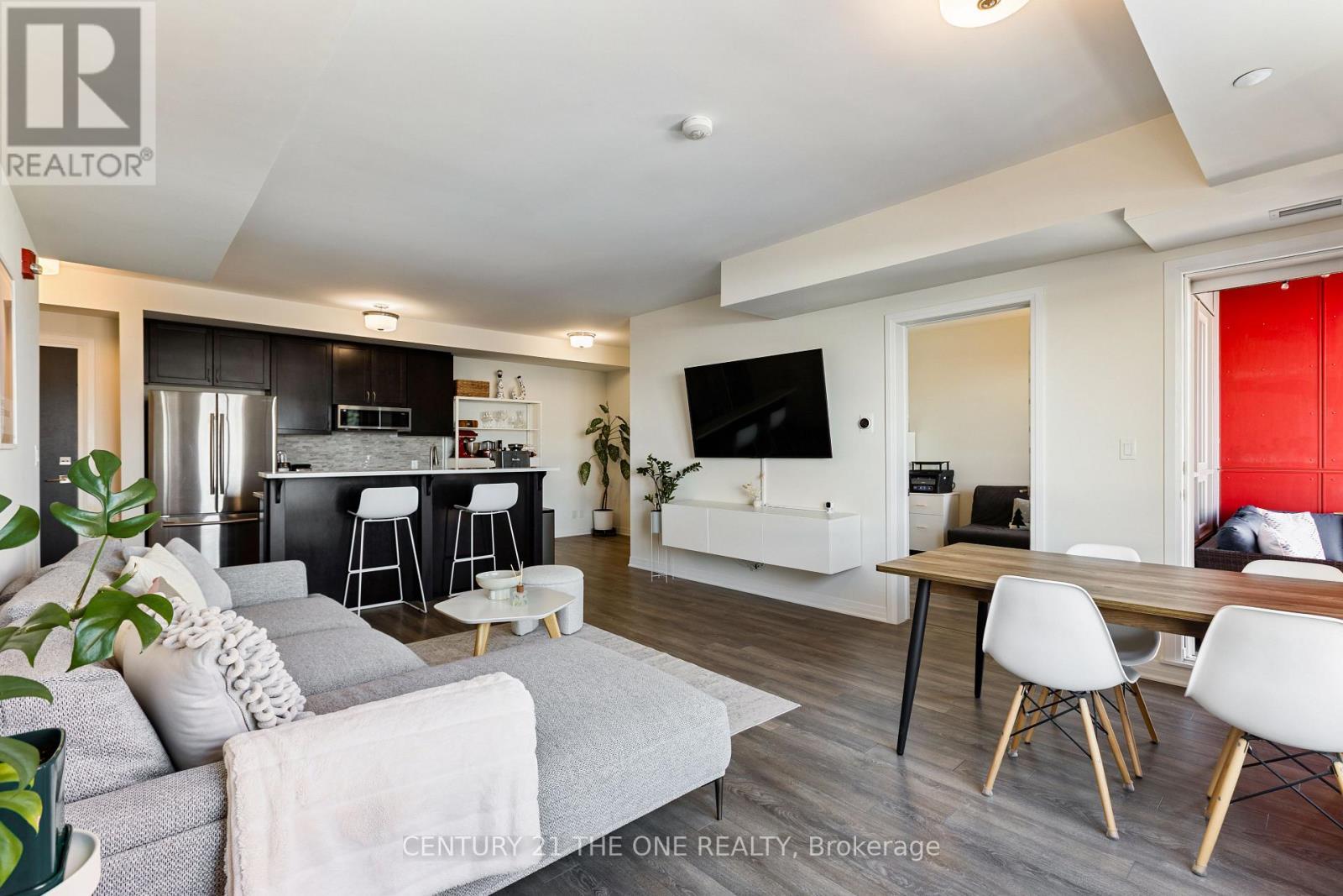 503 - 58 Adam Sellers Street, Markham, ON - Indoor Photo Showing Living Room