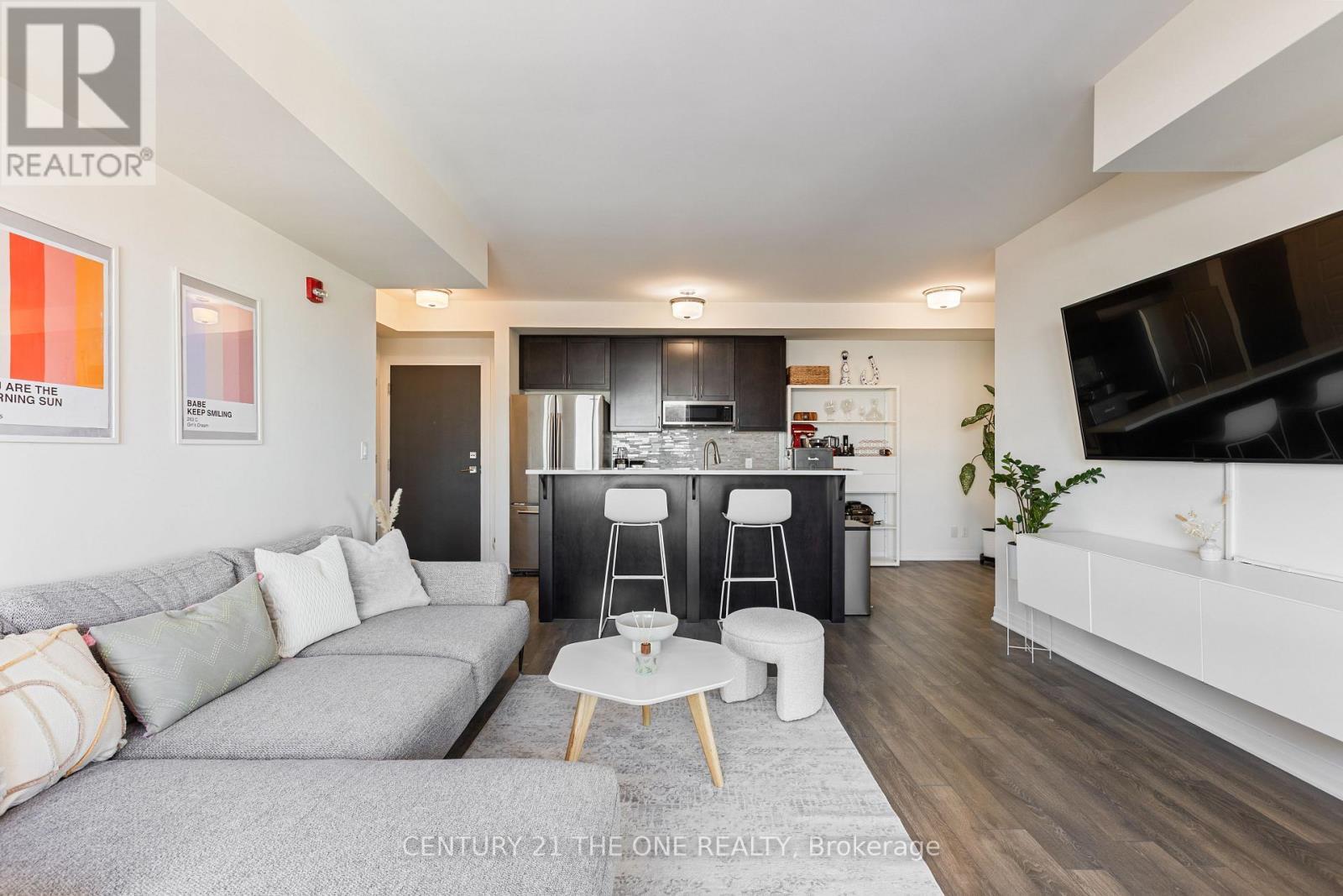 503 - 58 Adam Sellers Street, Markham, ON - Indoor Photo Showing Living Room