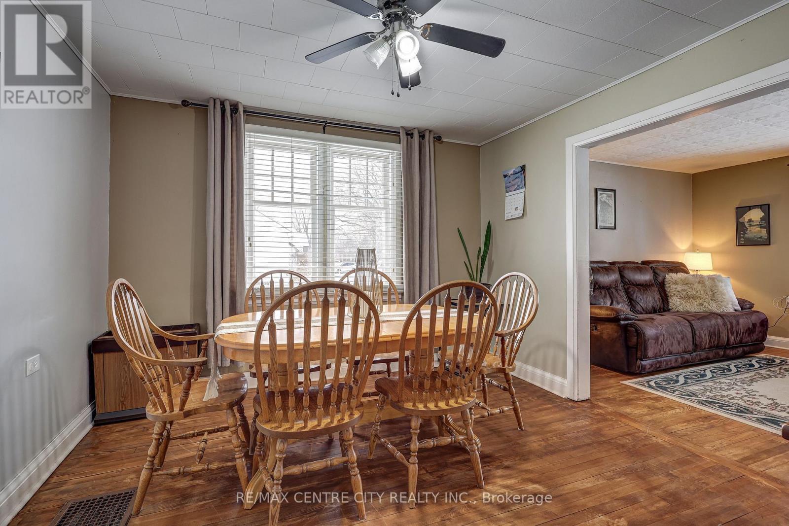 6745 Richmond Road, Malahide (Calton), ON - Indoor Photo Showing Dining Room