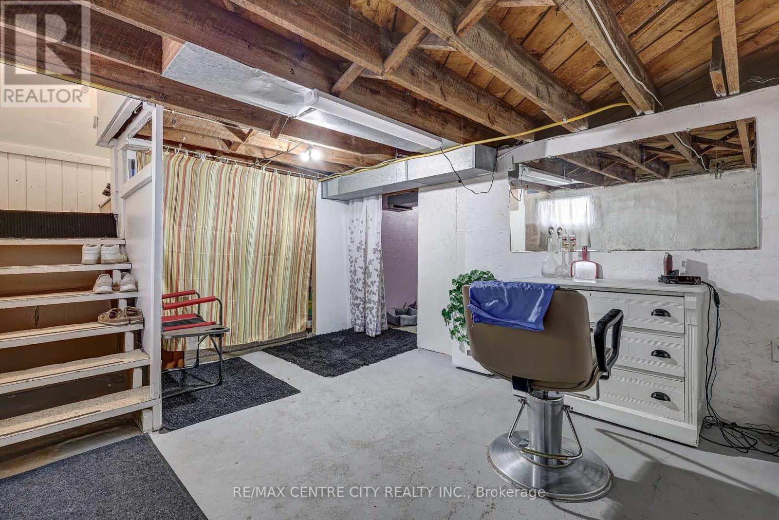 6745 Richmond Road, Malahide (Calton), ON - Indoor Photo Showing Basement