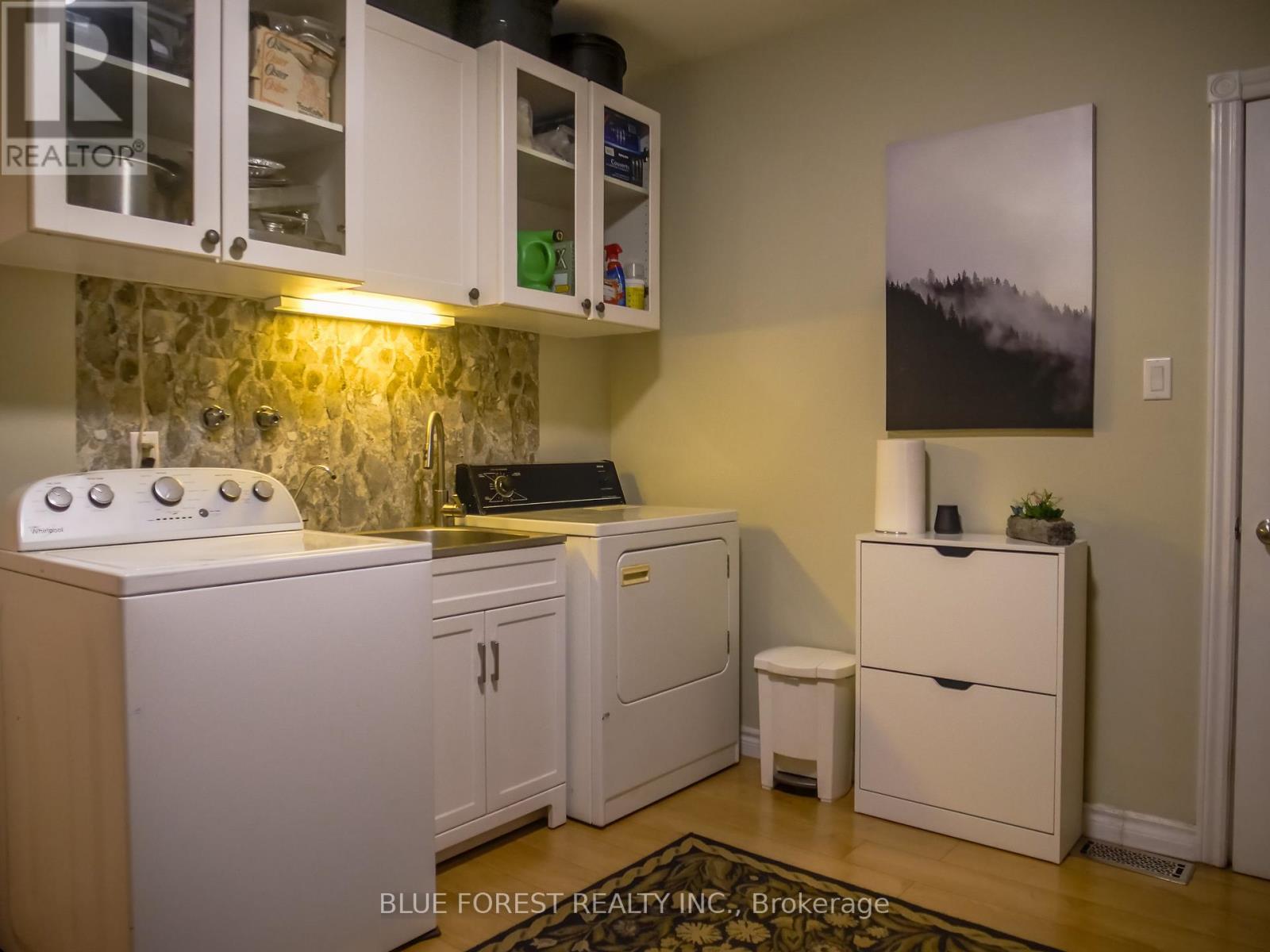 183 Nancy Street, Dutton/Dunwich (Dutton), ON - Indoor Photo Showing Laundry Room
