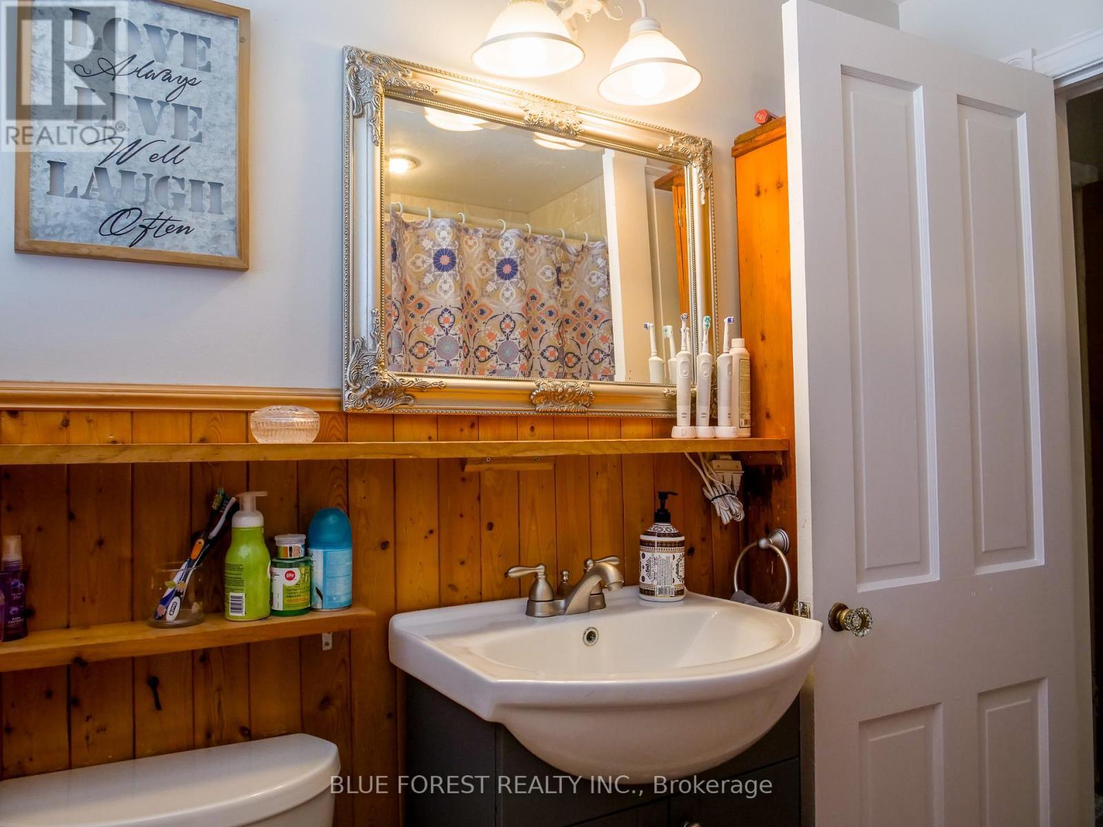 183 Nancy Street, Dutton/Dunwich (Dutton), ON - Indoor Photo Showing Bathroom