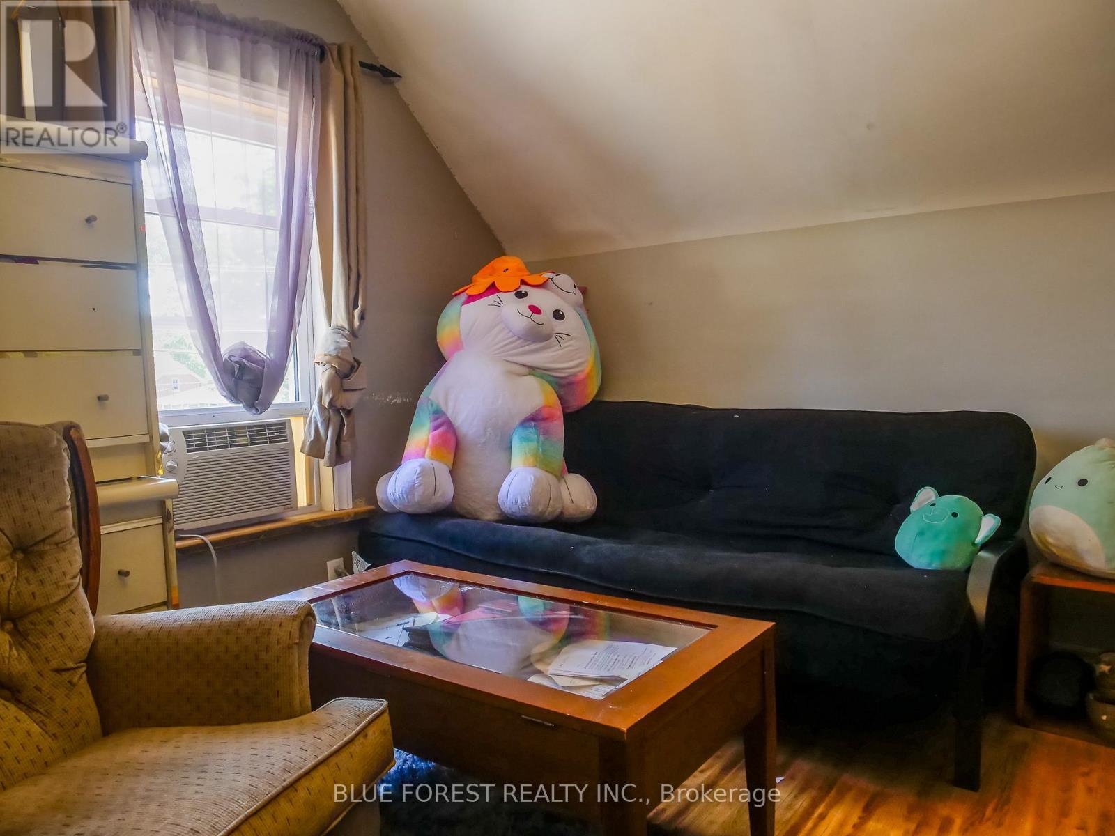 183 Nancy Street, Dutton/Dunwich (Dutton), ON - Indoor Photo Showing Living Room