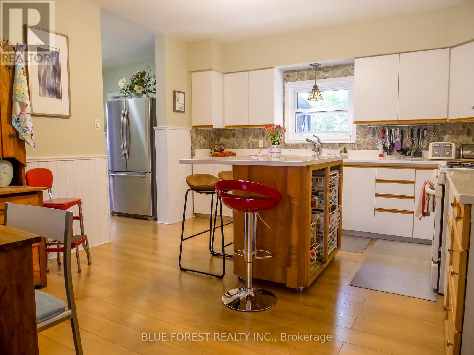 183 Nancy Street, Dutton/Dunwich (Dutton), ON - Indoor Photo Showing Kitchen