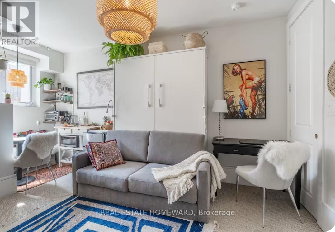 102 (Lower) - 336 Davenport Road, Toronto, ON - Indoor