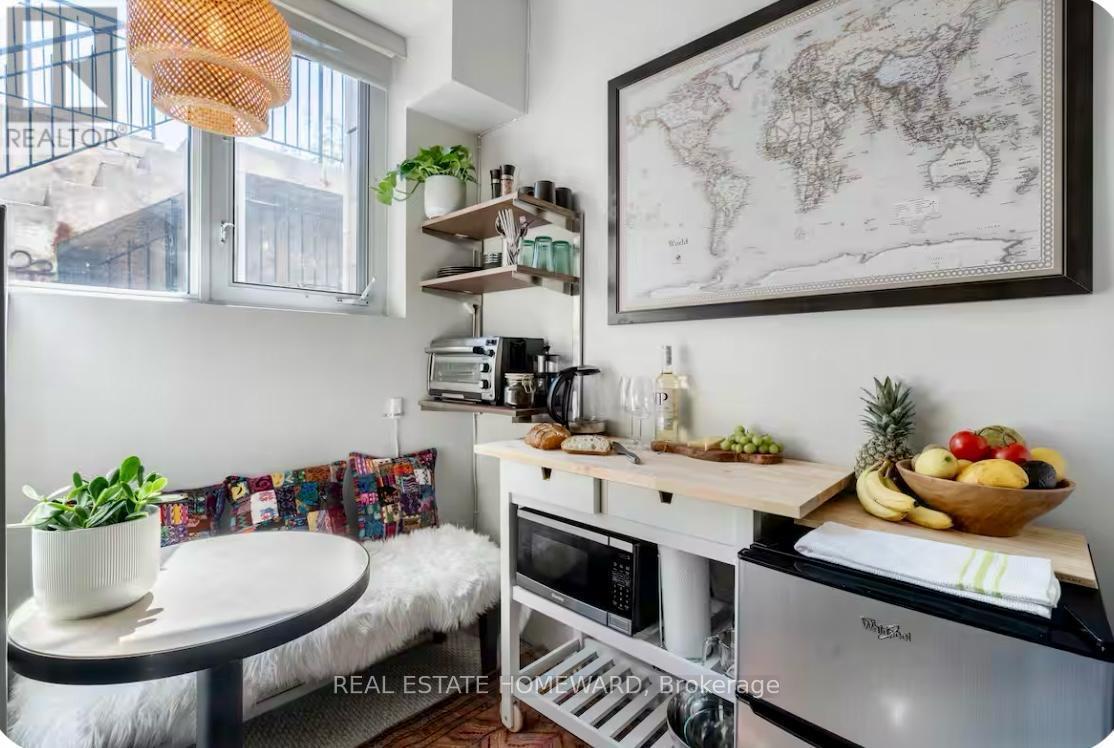 102 (Lower) - 336 Davenport Road, Toronto, ON - Indoor