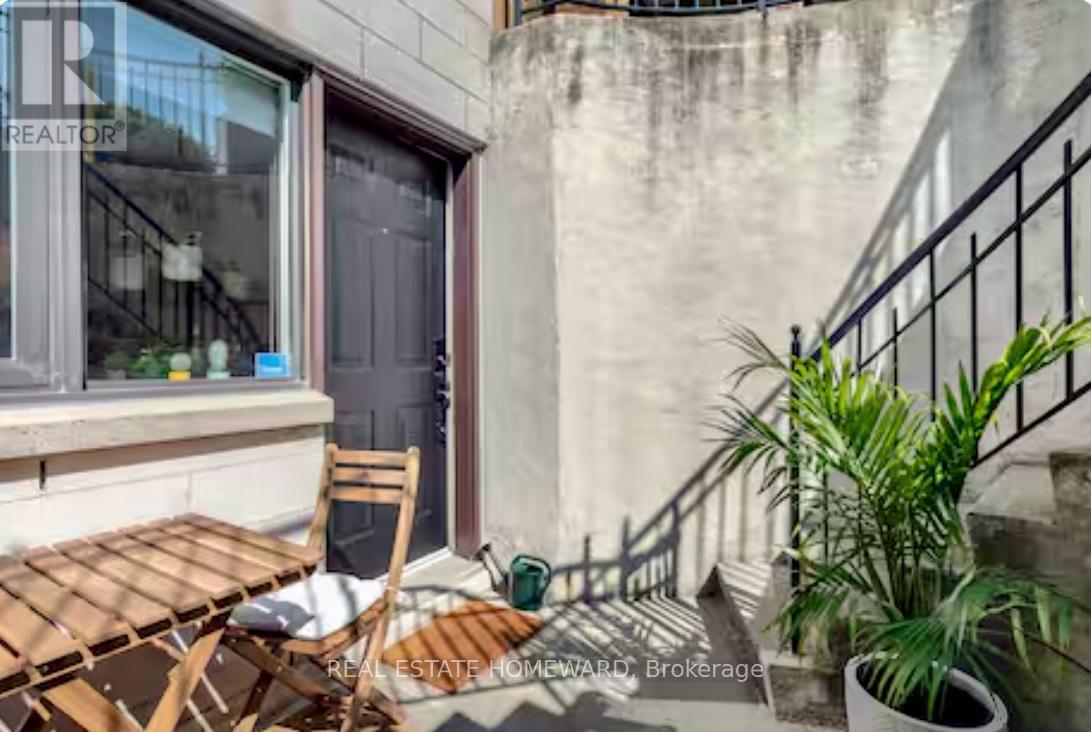 102 (Lower) - 336 Davenport Road, Toronto, ON - Indoor Photo Showing Other Room