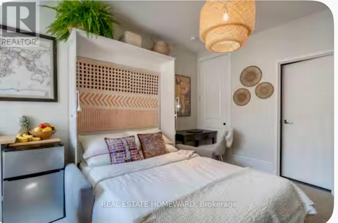 102 (Lower) - 336 Davenport Road, Toronto, ON - Indoor Photo Showing Bedroom