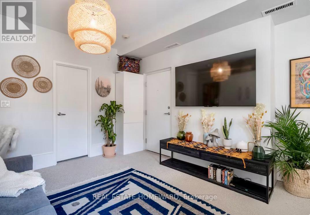 102 (Lower) - 336 Davenport Road, Toronto, ON - Indoor