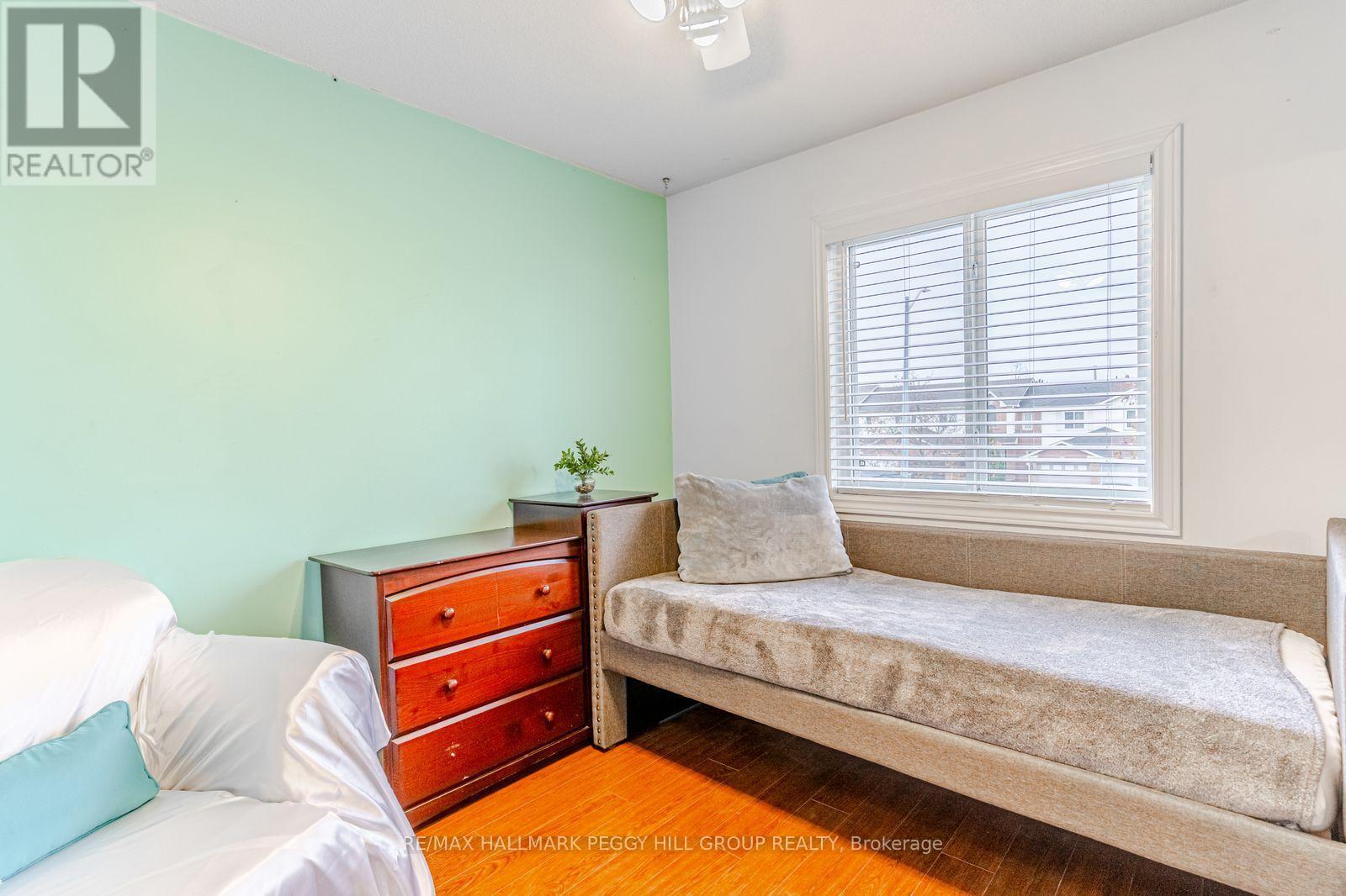 2185 Ferguson Street, Innisfil, ON - Indoor Photo Showing Bedroom