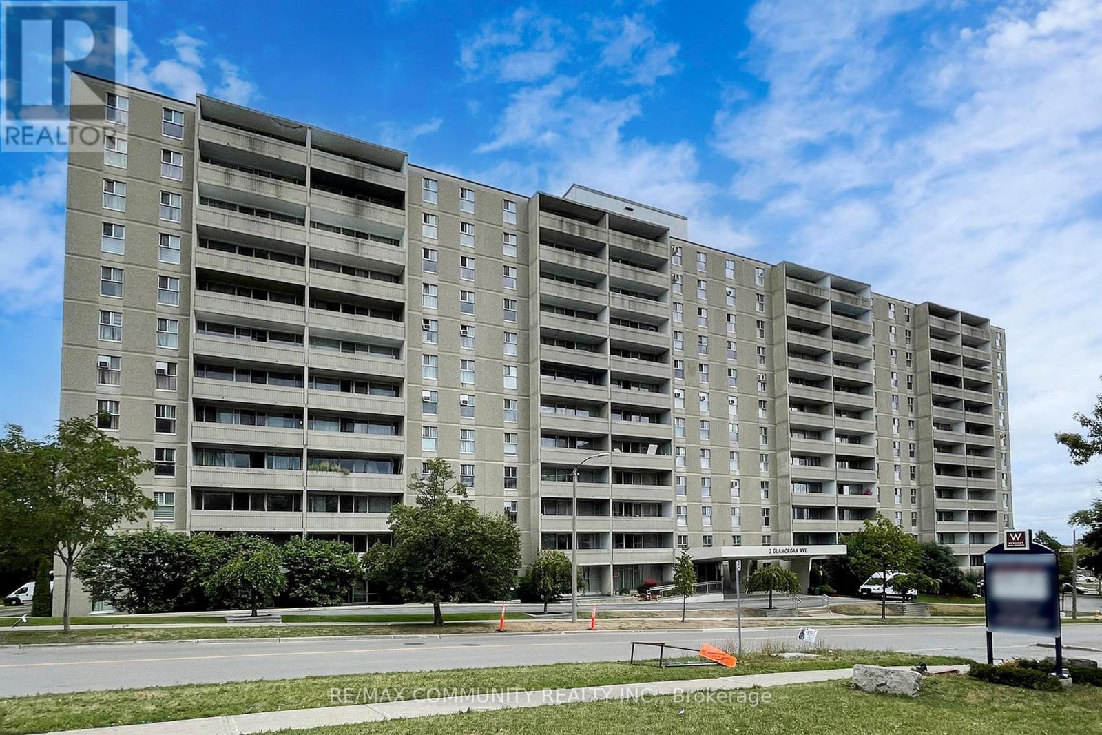213 - 2 Glamorgan Avenue, Toronto, ON - Outdoor With Balcony With Facade