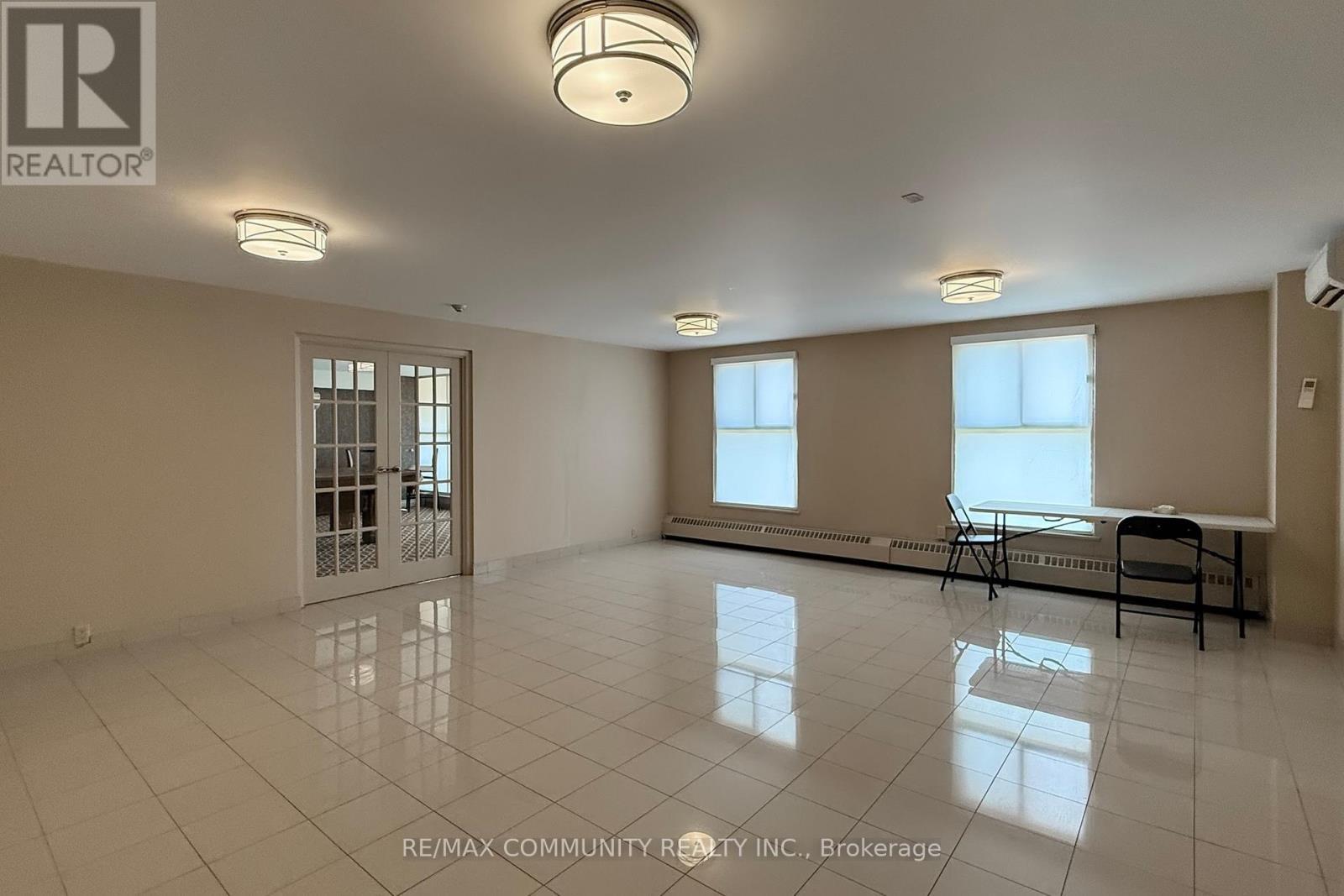 213 - 2 Glamorgan Avenue, Toronto, ON - Indoor Photo Showing Other Room