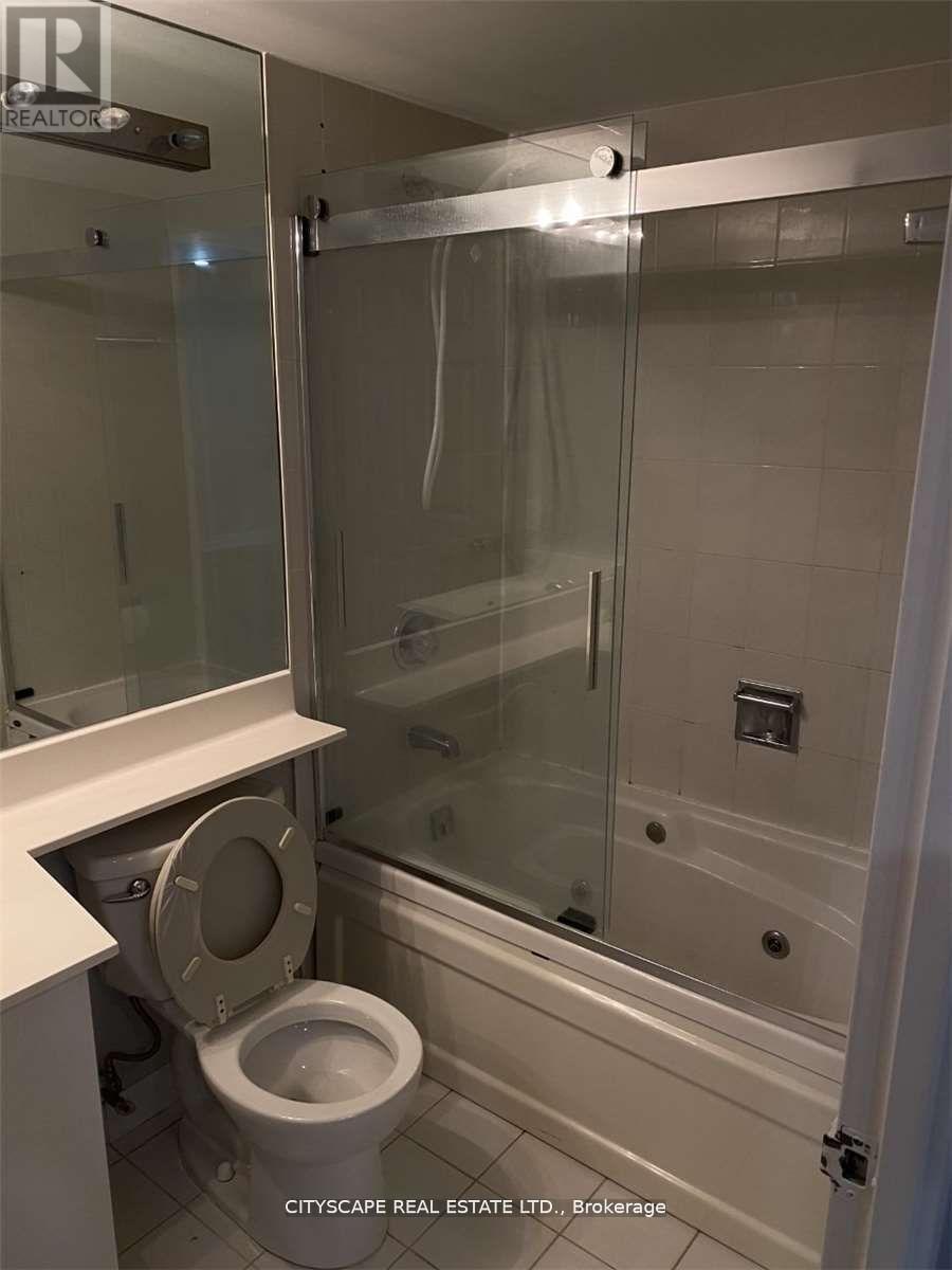 Ph 06 - 55 Elm Drive W, Mississauga, ON - Indoor Photo Showing Bathroom