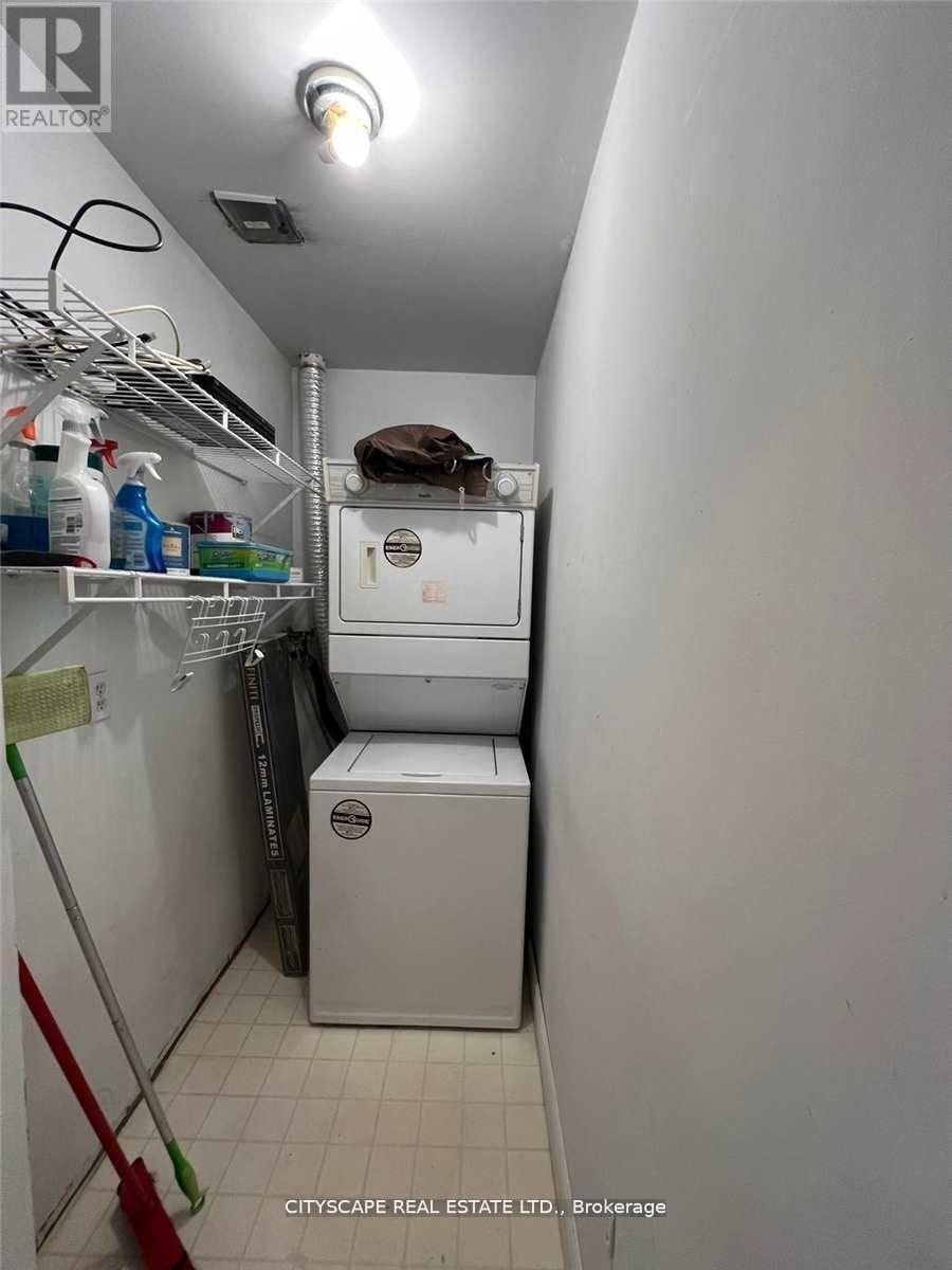 Ph 06 - 55 Elm Drive W, Mississauga, ON - Indoor Photo Showing Laundry Room