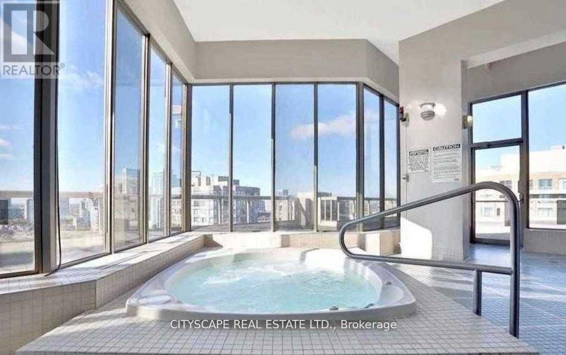 Ph 06 - 55 Elm Drive W, Mississauga, ON - Indoor Photo Showing Other Room With In Ground Pool