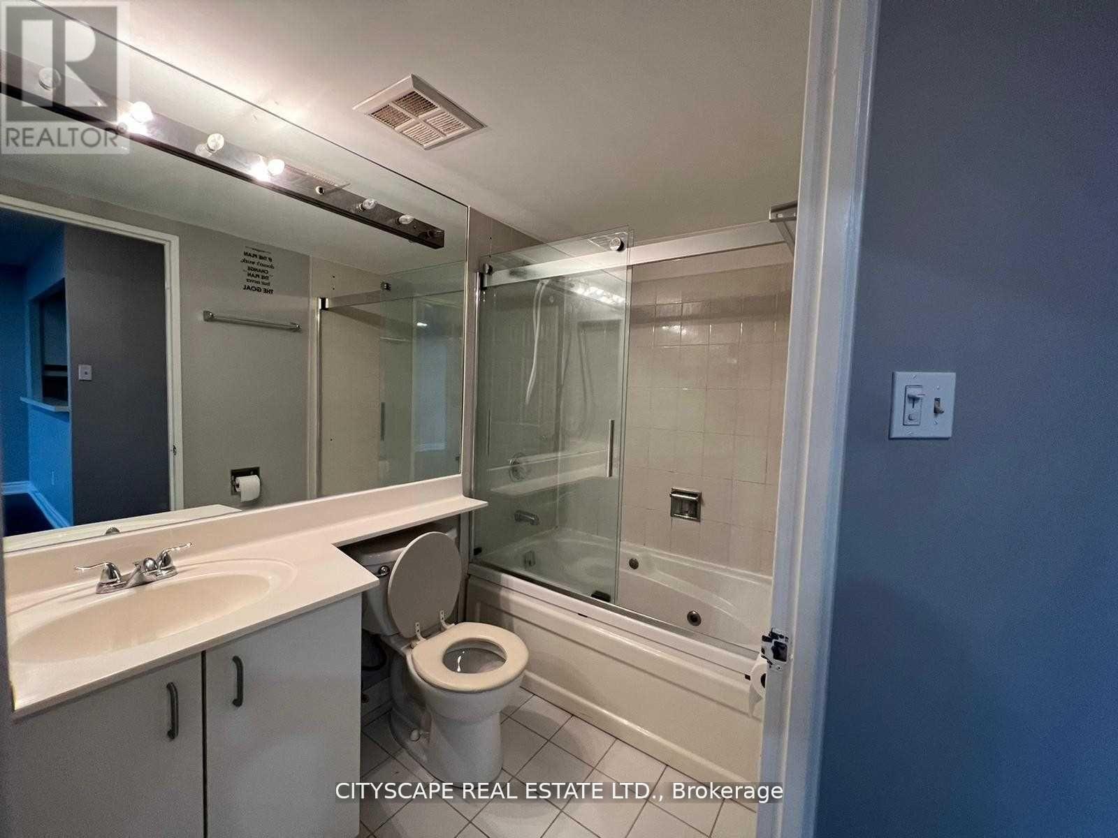 Ph 06 - 55 Elm Drive W, Mississauga, ON - Indoor Photo Showing Bathroom