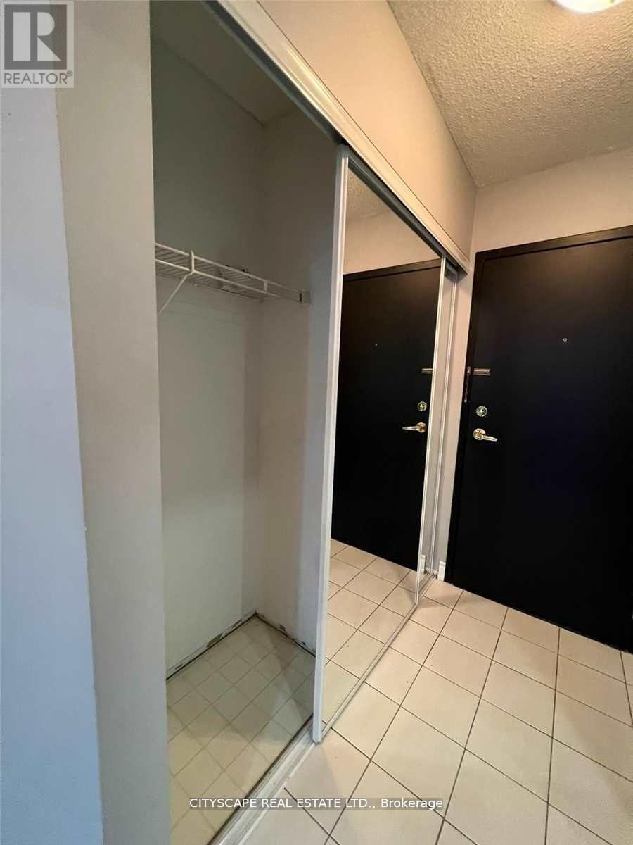 Ph 06 - 55 Elm Drive W, Mississauga, ON - Indoor