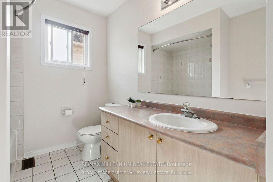 95 Woodhaven Drive, Brampton, ON - Indoor Photo Showing Bathroom