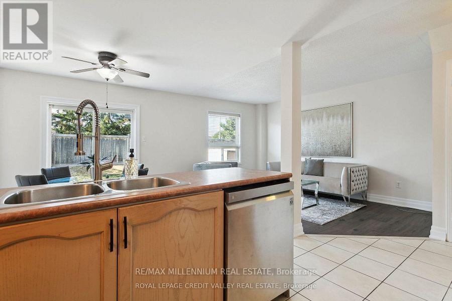 95 Woodhaven Drive, Brampton, ON - Indoor Photo Showing Kitchen With Double Sink