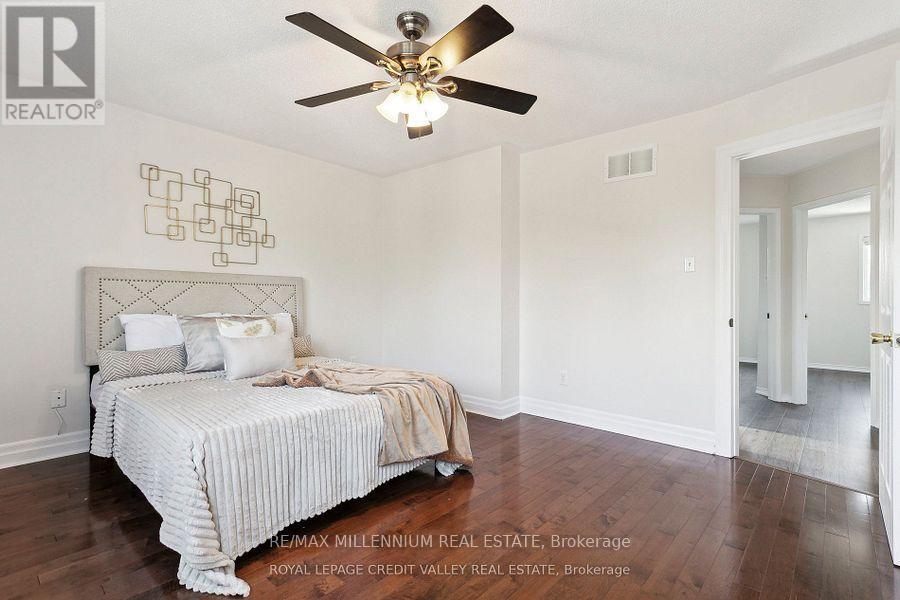 95 Woodhaven Drive, Brampton, ON - Indoor Photo Showing Bedroom