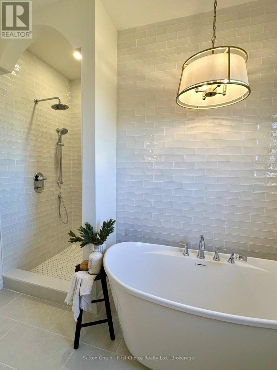 73588 Irene Crescent, Bluewater (Hay), ON - Indoor Photo Showing Bathroom