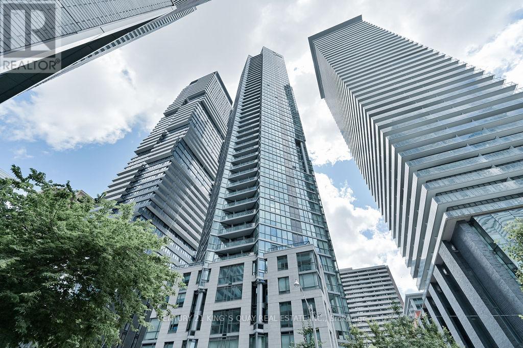 512 - 45 Charles Street E, Toronto, ON - Outdoor With Facade