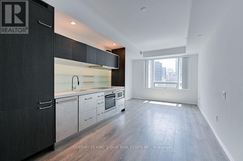 512 - 45 Charles Street E, Toronto, ON - Indoor Photo Showing Kitchen
