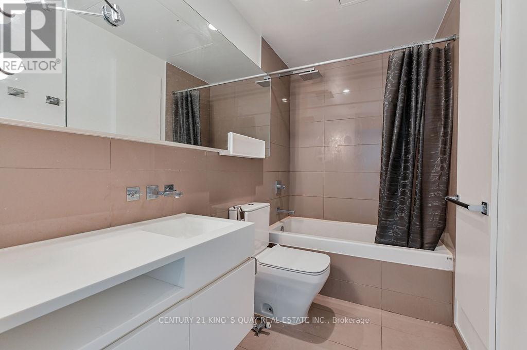 512 - 45 Charles Street E, Toronto, ON - Indoor Photo Showing Bathroom