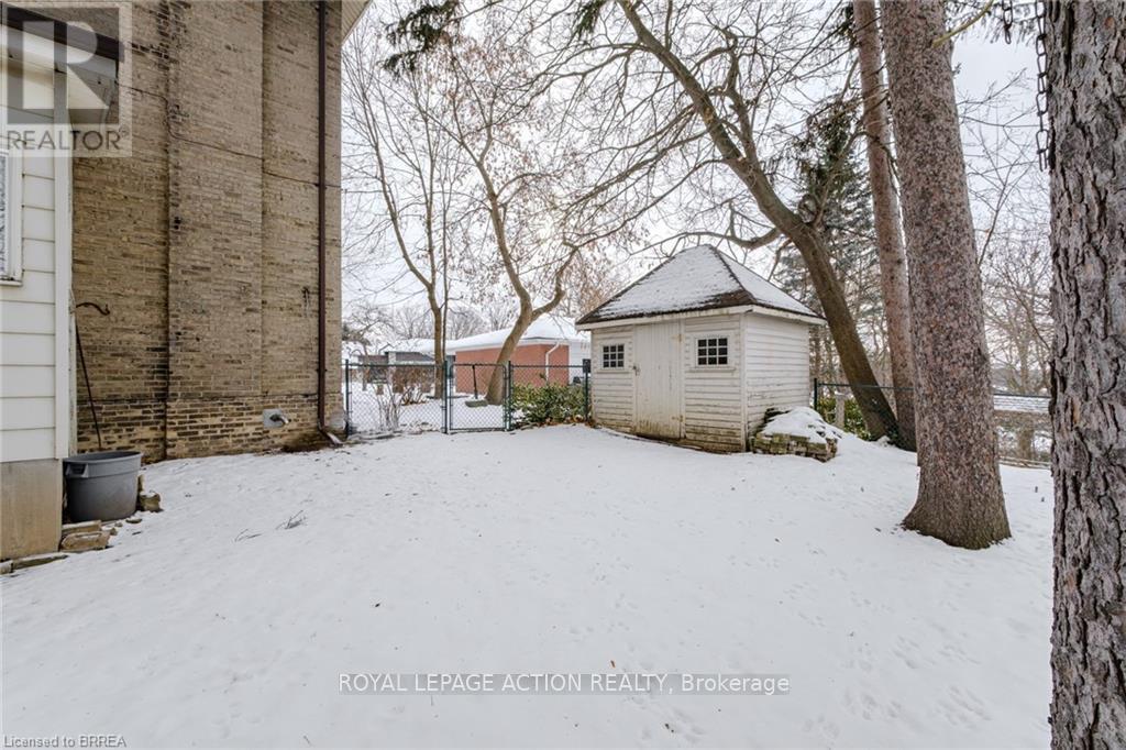 17 Hawarden Avenue, Brantford, ON - Outdoor