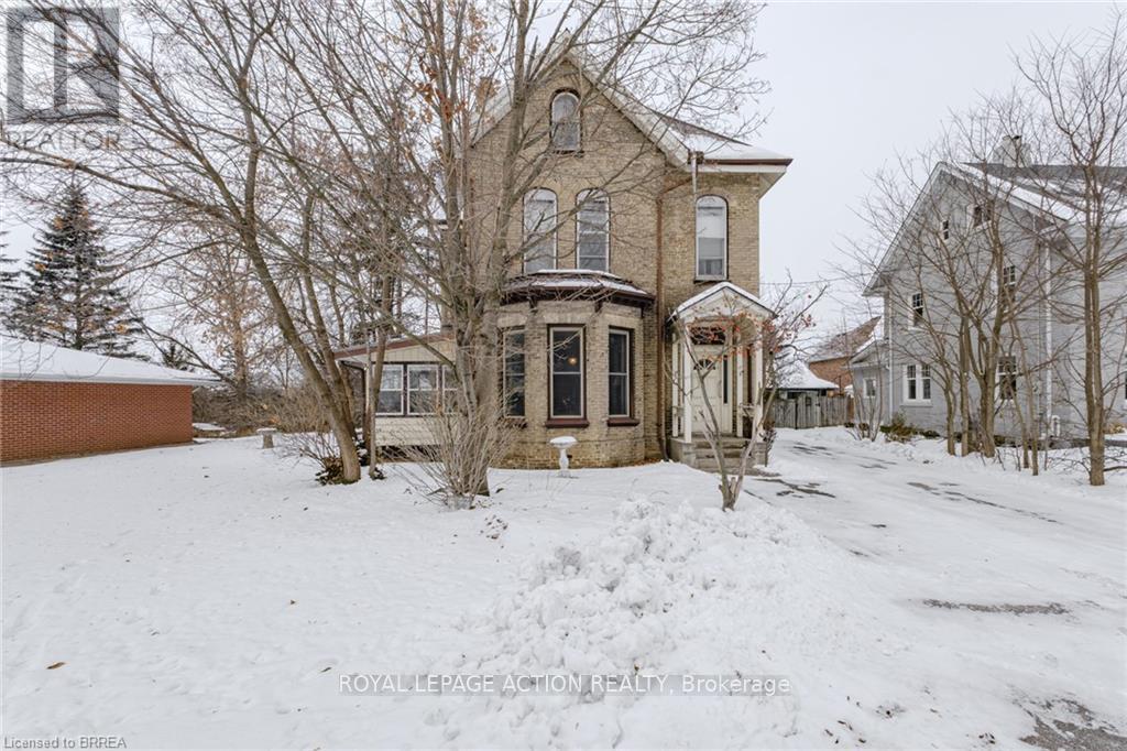17 Hawarden Avenue, Brantford, ON - Outdoor With Facade