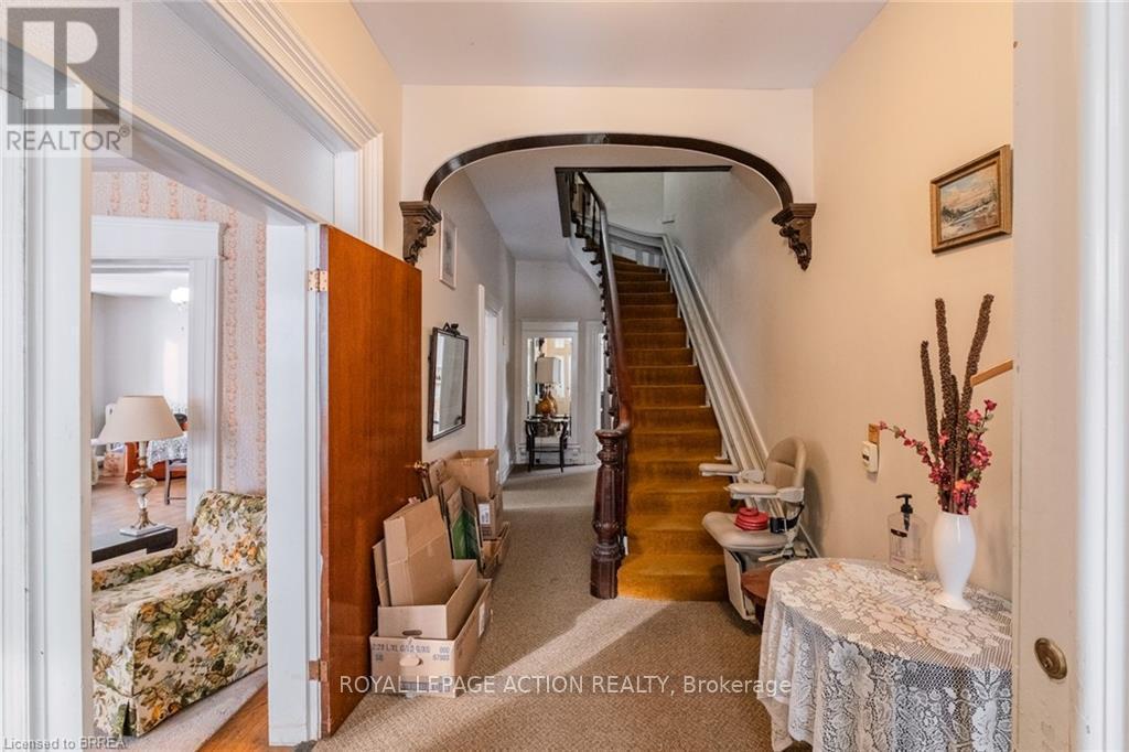 17 Hawarden Avenue, Brantford, ON - Indoor Photo Showing Other Room