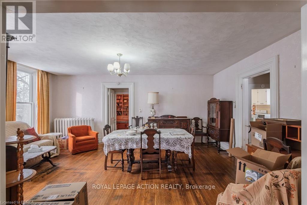 17 Hawarden Avenue, Brantford, ON - Indoor