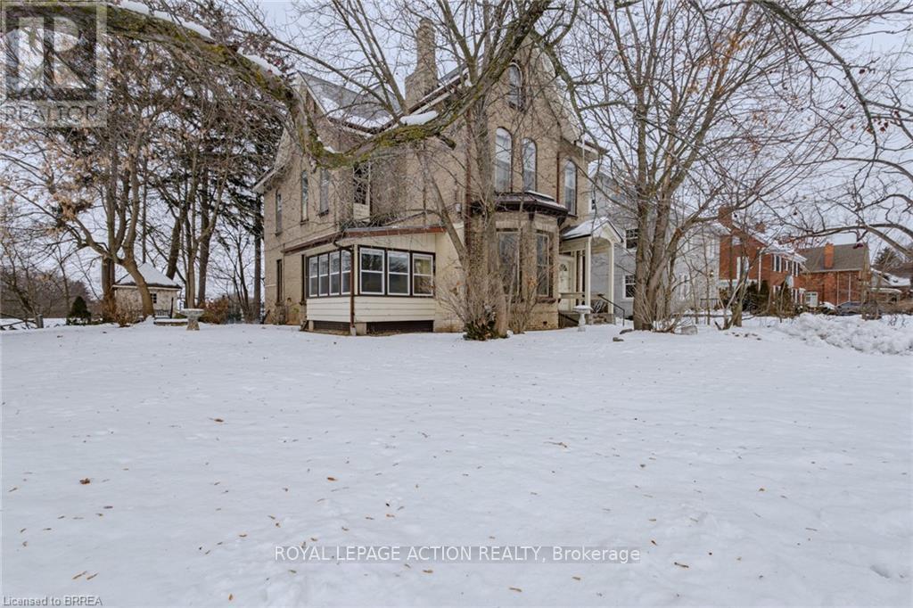 17 Hawarden Avenue, Brantford, ON - Outdoor