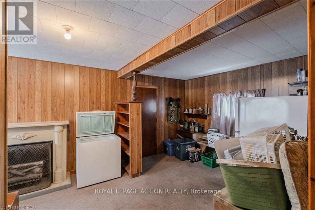 17 Hawarden Avenue, Brantford, ON - Indoor